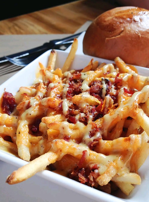 bacon topped cheese fries 01.jpg